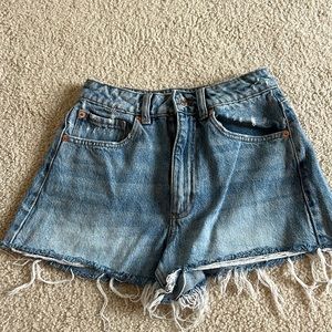 Lightly distressed Jean shorts